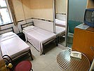 twin-bed room